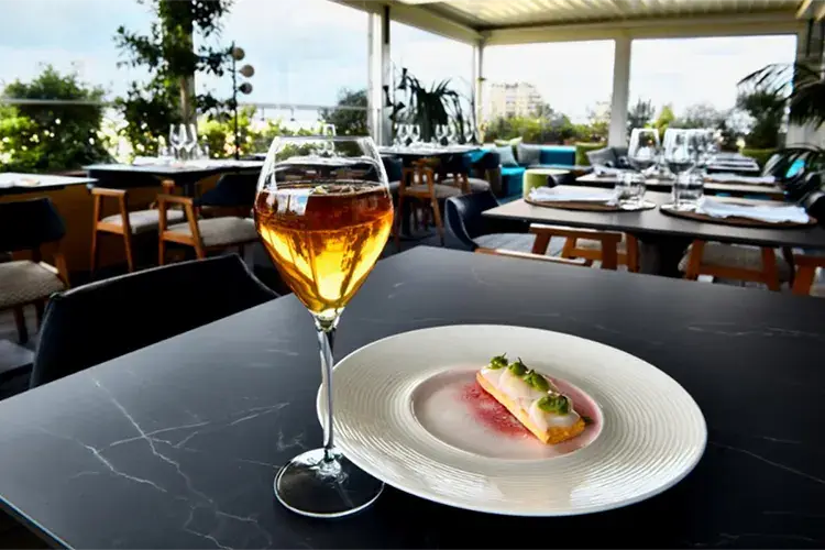 Gli abbinamenti sono stati realizzati dal ristorante a' riccione terrazza12 di Milano Champagne Comte de Montaigne&nbsp; per i menu Umami di Marco Fossati