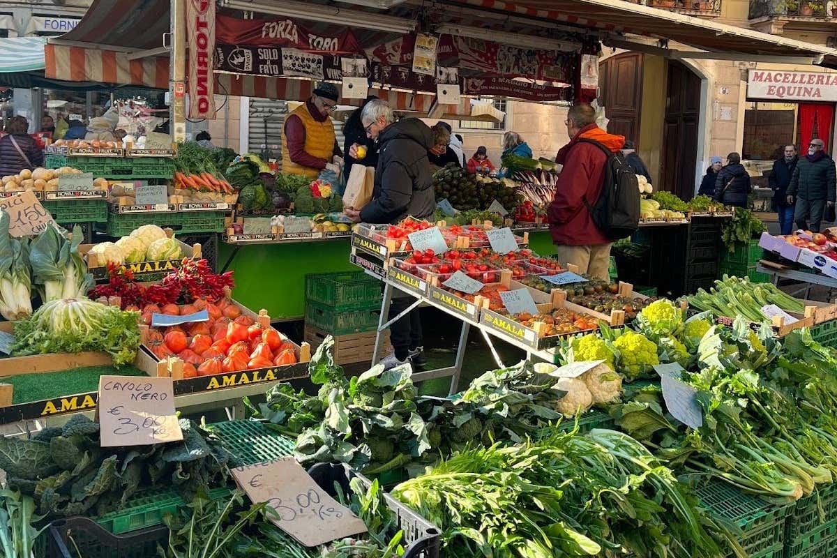 Addio apertura alle 3 di notte? A Torino esplode il caso mercati generali Addio apertura alle 3 di notte? A Torino esplode il caso mercati generali