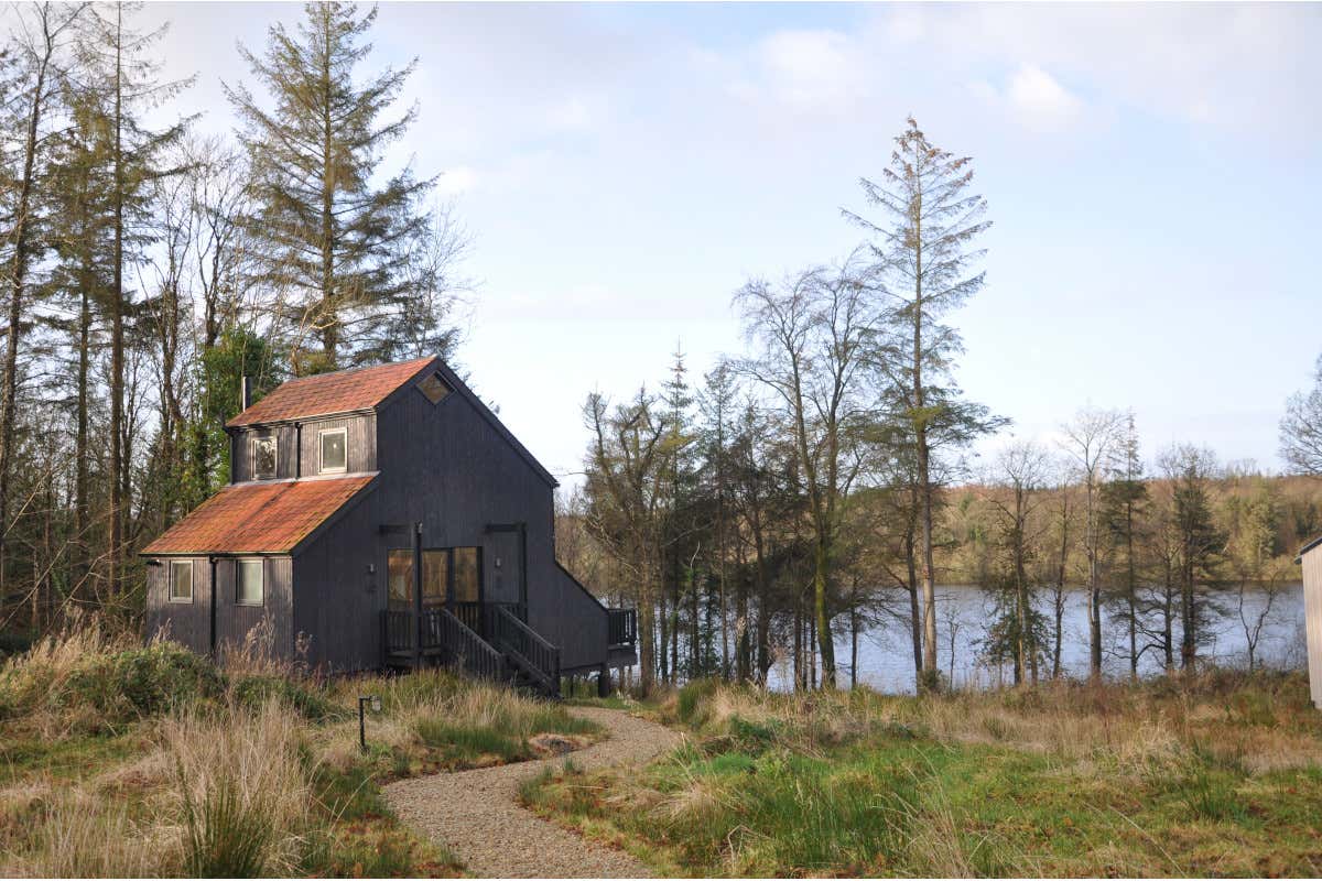Cabü by The Lakes Tutto il calore dell'Irlanda d'inverno tra cottage fari e antichi castelli Cabü by The Lakes Tutto il calore dell'Irlanda d'inverno tra cottage fari e antichi castelli