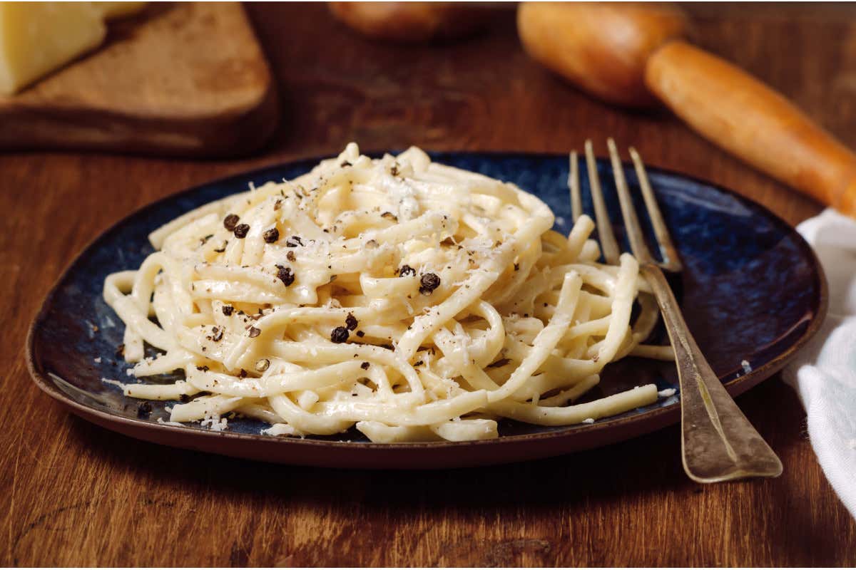 La Cacio e pepe, tra le paste più famose di Roma La città dove si mangia meglio? Firenze prima al mondo La Cacio e pepe, tra le paste più famose di Roma La città dove si mangia meglio? Firenze prima al mondo