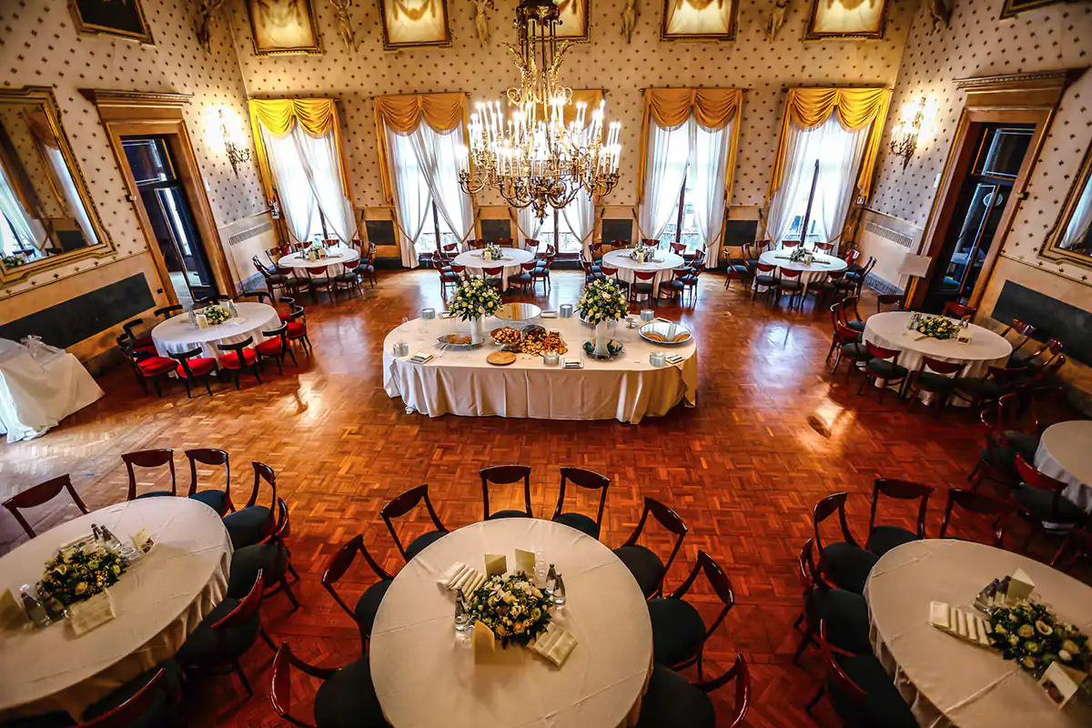 La sala principale del Caff&egrave; Pedrocchi Caff&egrave; Pedrocchi, a Padova festa peri 190 anni del locale