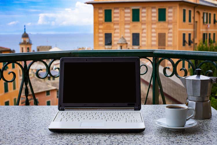 L'espresso nei locali ha perso il 50% di clientela - Smart working, danni pure al caffè In città i consumi calano del 50%