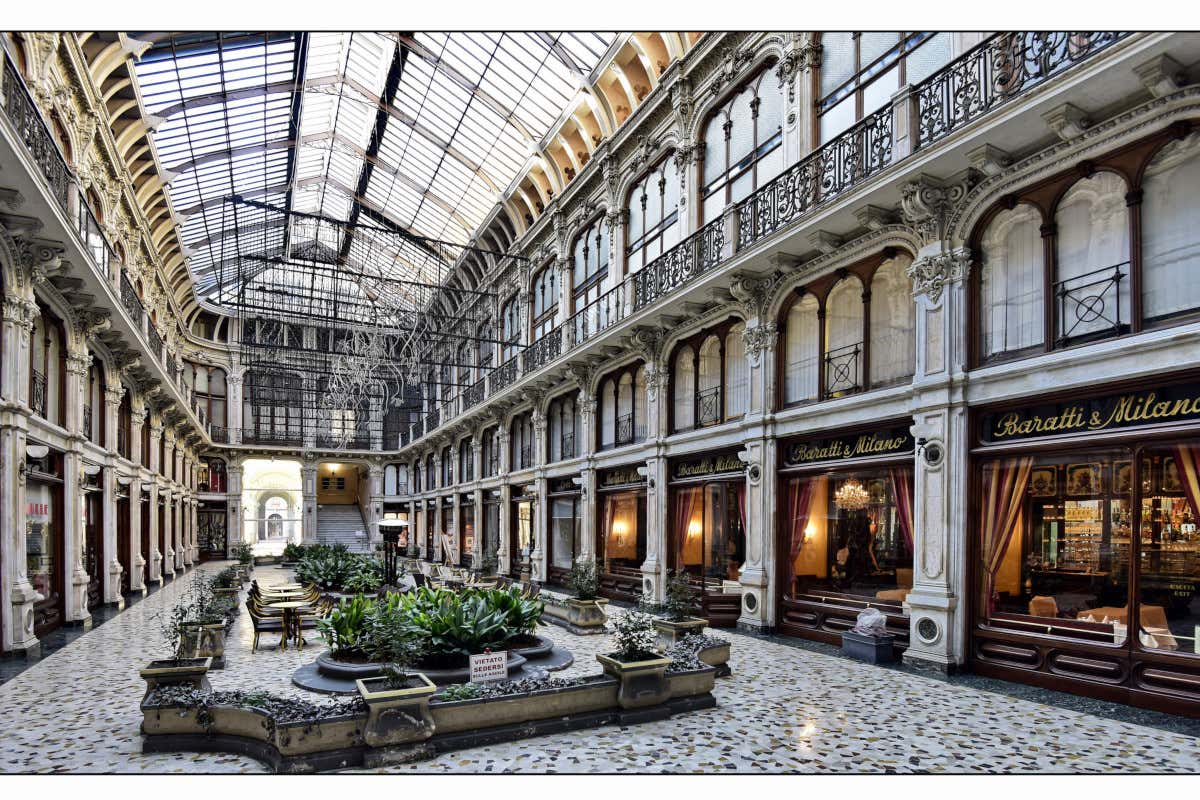 Caffè Baratti&Milano, uno dei luoghi simbolo di Torino Caffè Baratti Caffè Baratti&Milano, uno dei luoghi simbolo di Torino Caffè Baratti