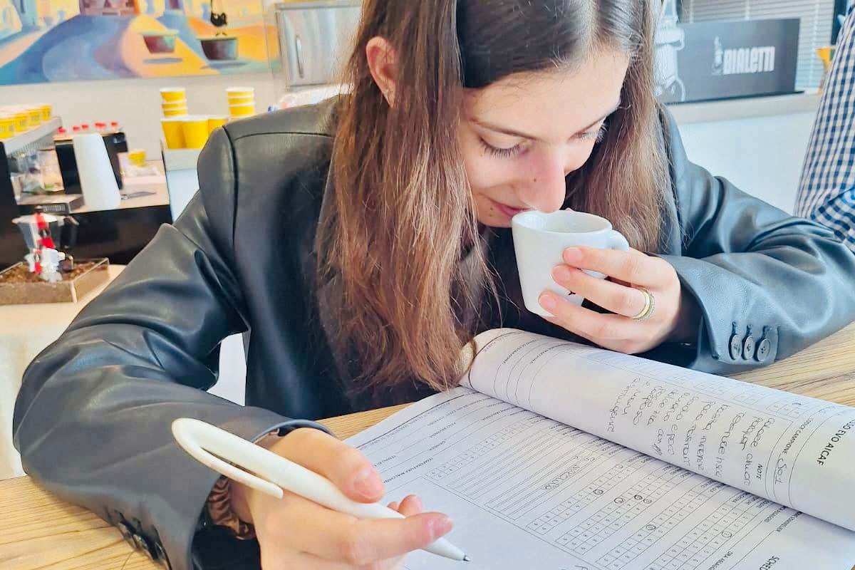 Fare il barista non è un lavoretto: è un mestiere che richiede cultura (e formazione) Fare il barista non è un lavoretto: è un mestiere che richiede cultura (e formazione)