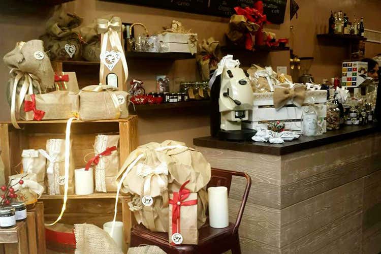 (Una caffetteria piena di Gioia ad Ancona) (Una caffetteria piena di Gioia ad Ancona)