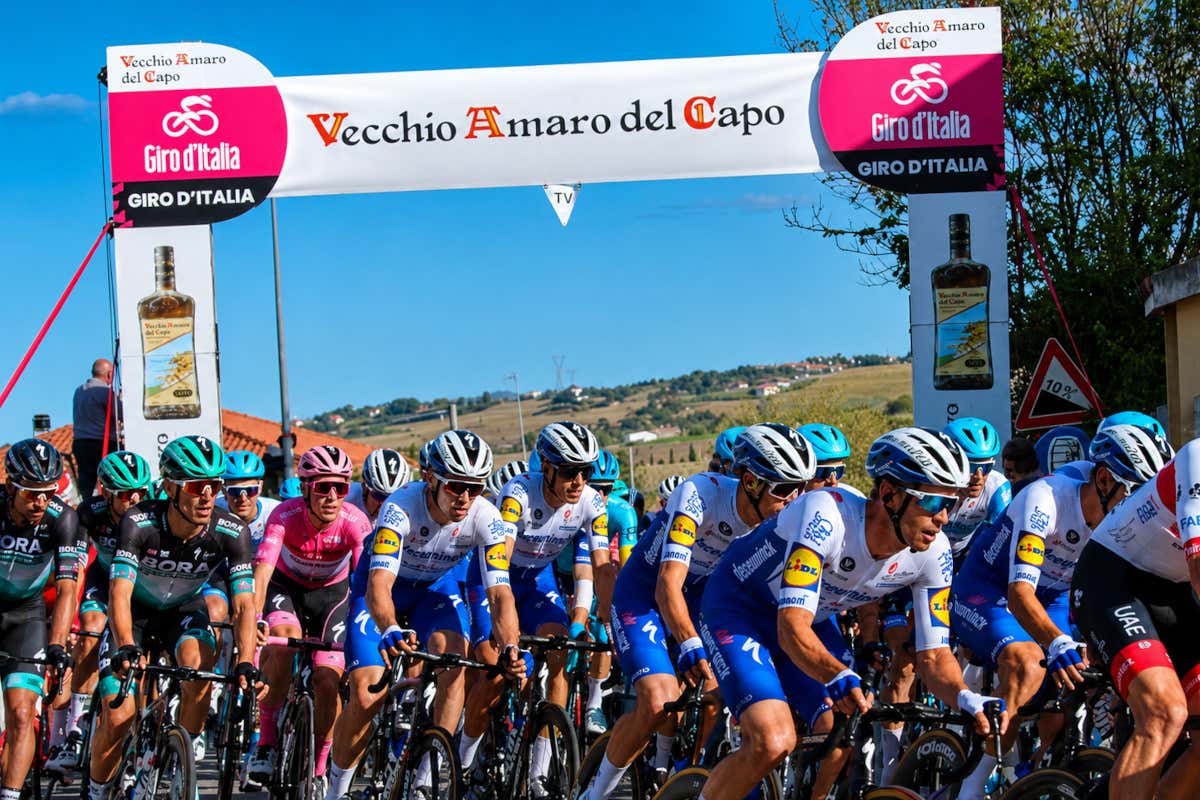 Giro d’Italia 2026, la Calabria torna protagonista: con lei anche Vecchio Amaro del Capo Giro d’Italia 2026, la Calabria torna protagonista: con lei anche Vecchio Amaro del Capo