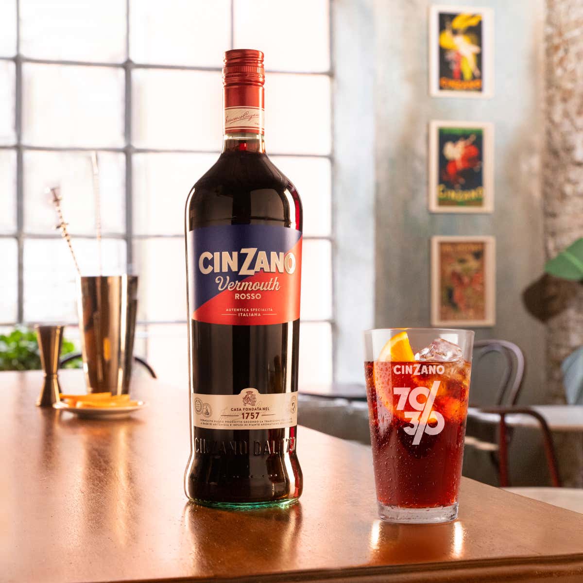 Il cocktail 70/30 con Cinzano Vermouth Rosso e soda