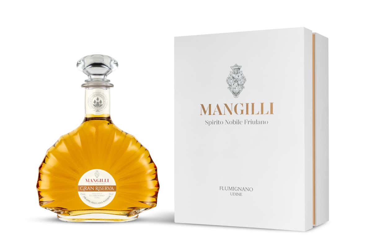 Feste di carattere: spumanti, amari e grappe per brindare con stile Feste di carattere: spumanti, amari e grappe per brindare con stile