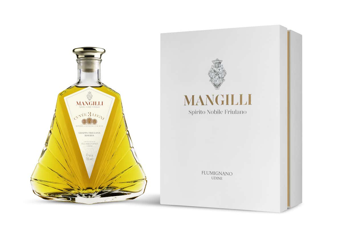 Feste di carattere: spumanti, amari e grappe per brindare con stile Feste di carattere: spumanti, amari e grappe per brindare con stile