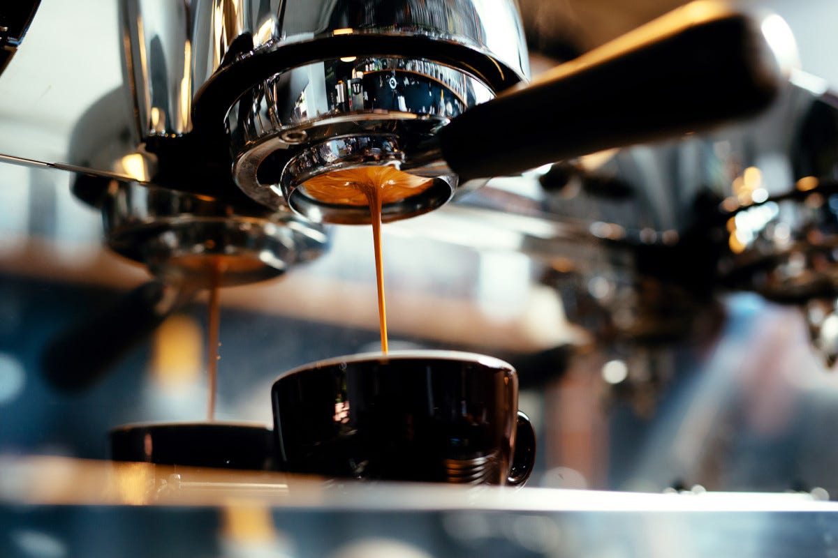 Il caffè al bar, un rituale irrinunciabile Espresso day: il 17 aprile è la giornata mondiale del caffè