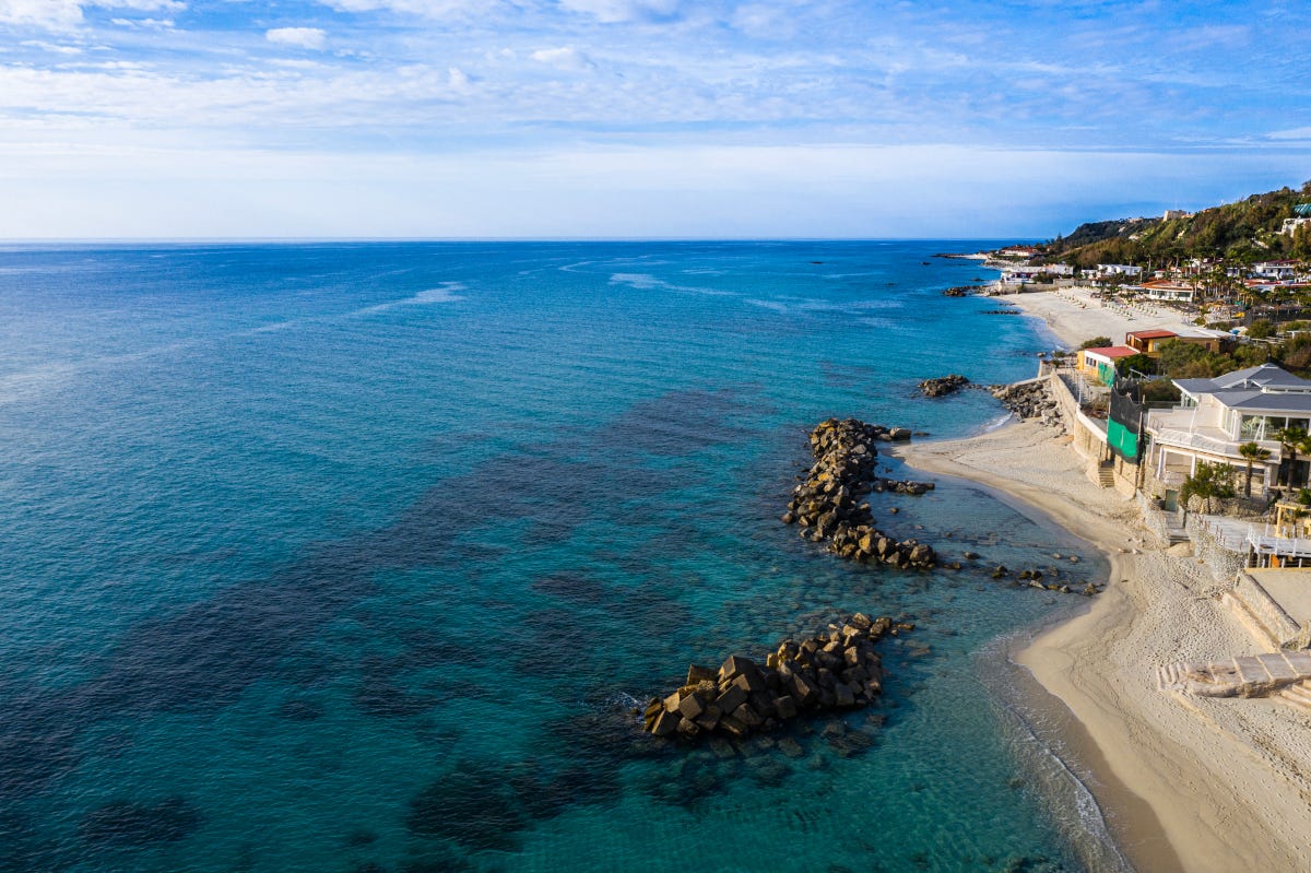 Spiaggia del Tono Calabria, dal mare alla montagna un territorio tutto da scoprire