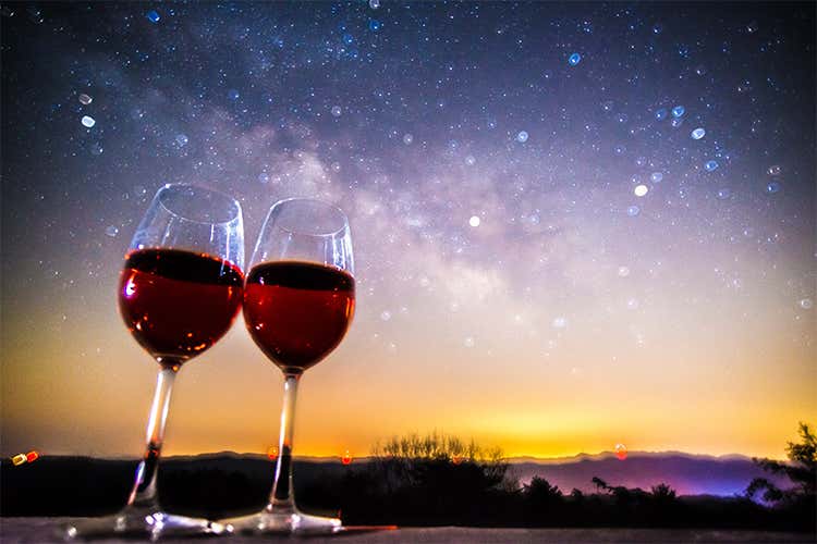 Calici di stelle sold out in tutta Italia Oltre 1 milione di partecipanti Calici di stelle sold out in tutta Italia Oltre 1 milione di partecipanti