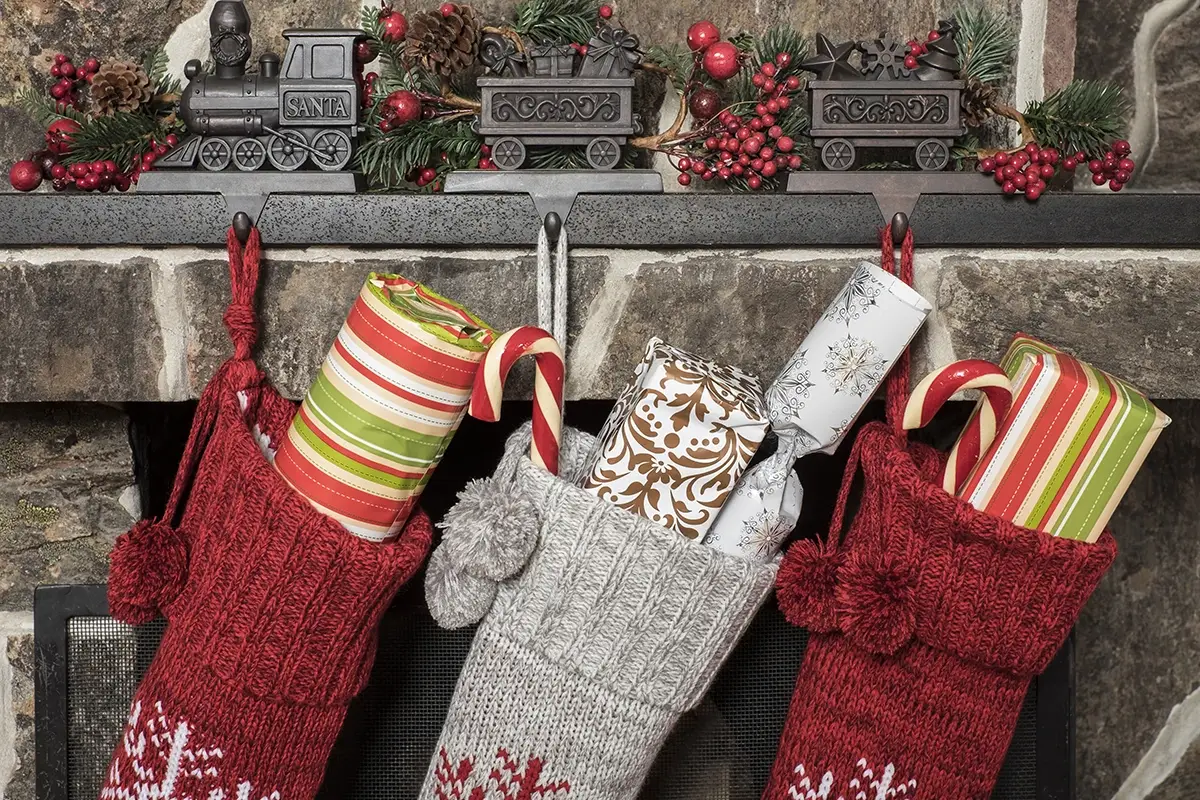 Calza della Befana sempre pi&ugrave; local Calza della Befana sempre pi&ugrave; local. Gli italiani spenderanno 1,9 miliardi in regali