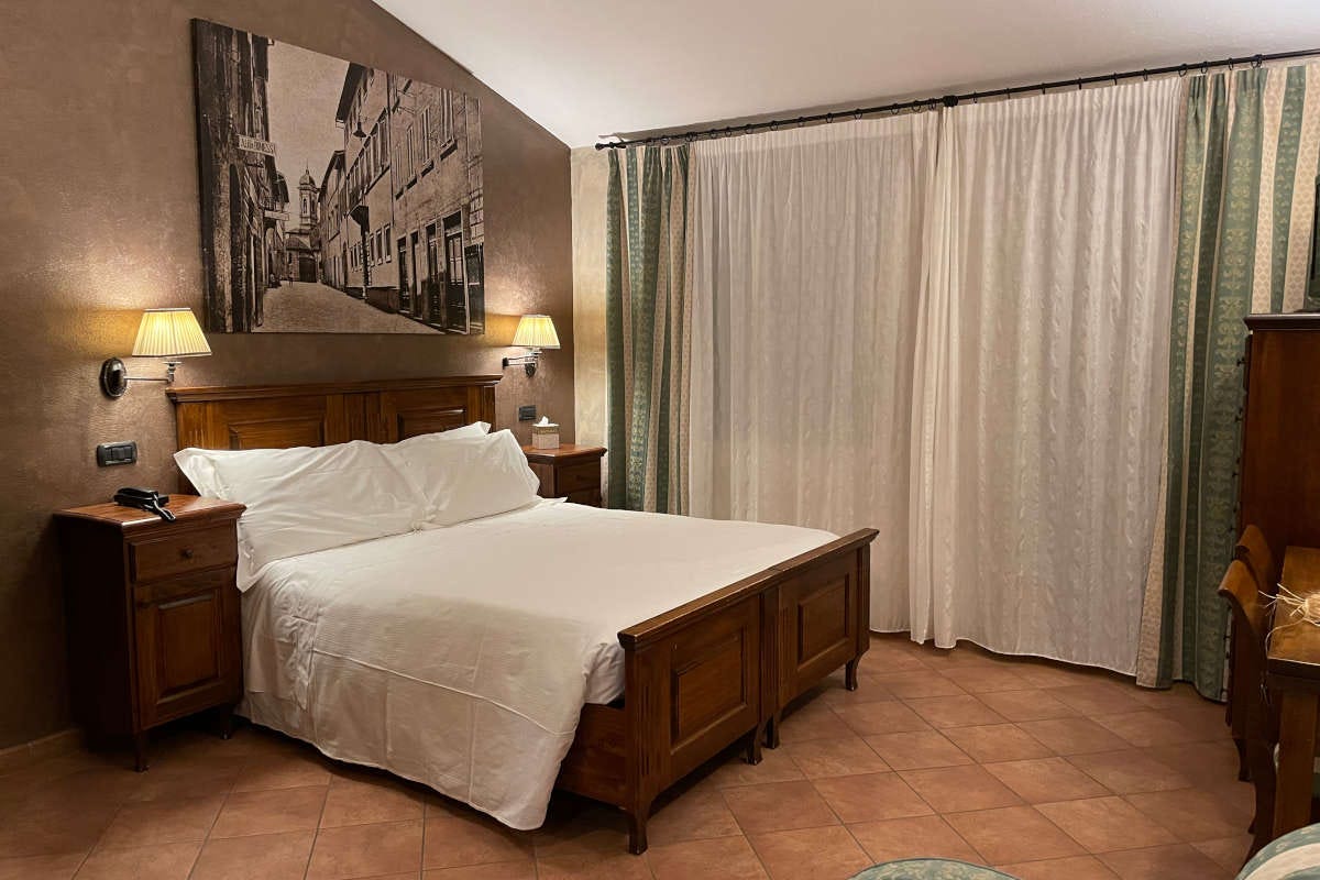 una stanza dell'Hotel Casanova Orcia Doc, tradizione ed alta enologia tra le colline senesi
