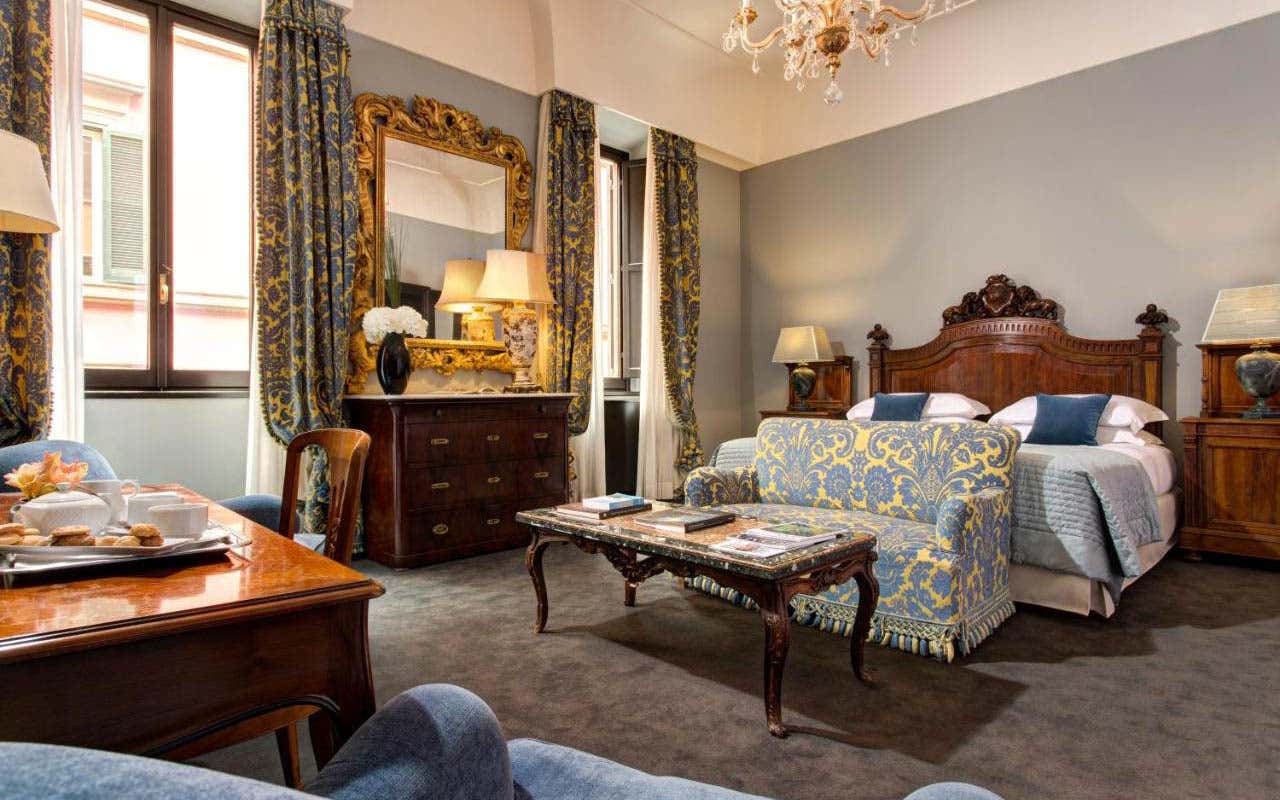 Una delle camere Hotel d'Inghiterra: eleganza e suggestioni di una dimora d'altri tempi