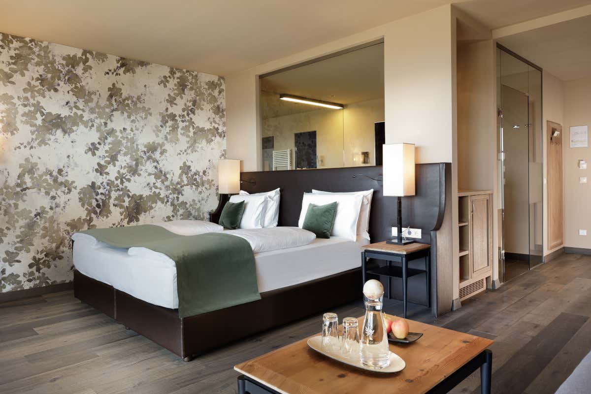 Una camera dell'Hotel Chalet Mirabell Hotel Chalet Mirabell un'oasi di benessere nella natura dell'Alto Adige