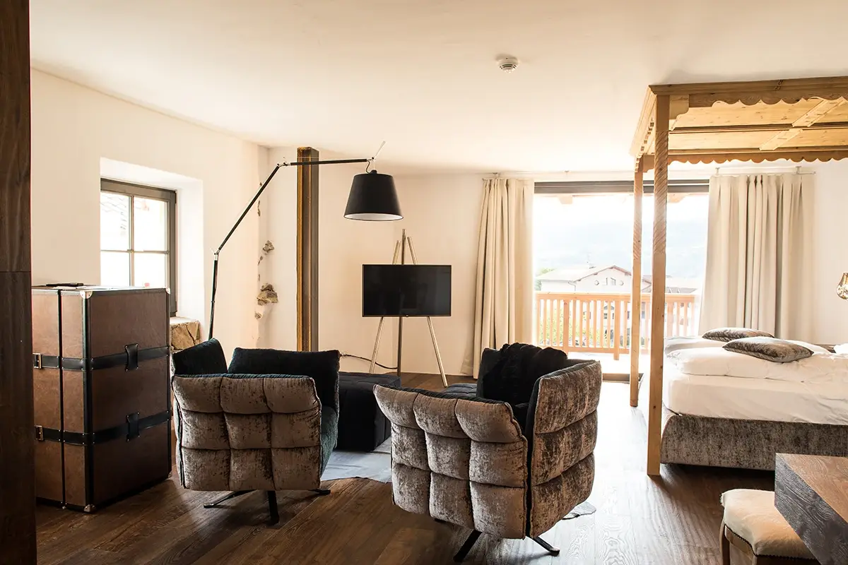Nuove camere Al Romantik Hotel Turm tra bagni di fieno e opere d’arte