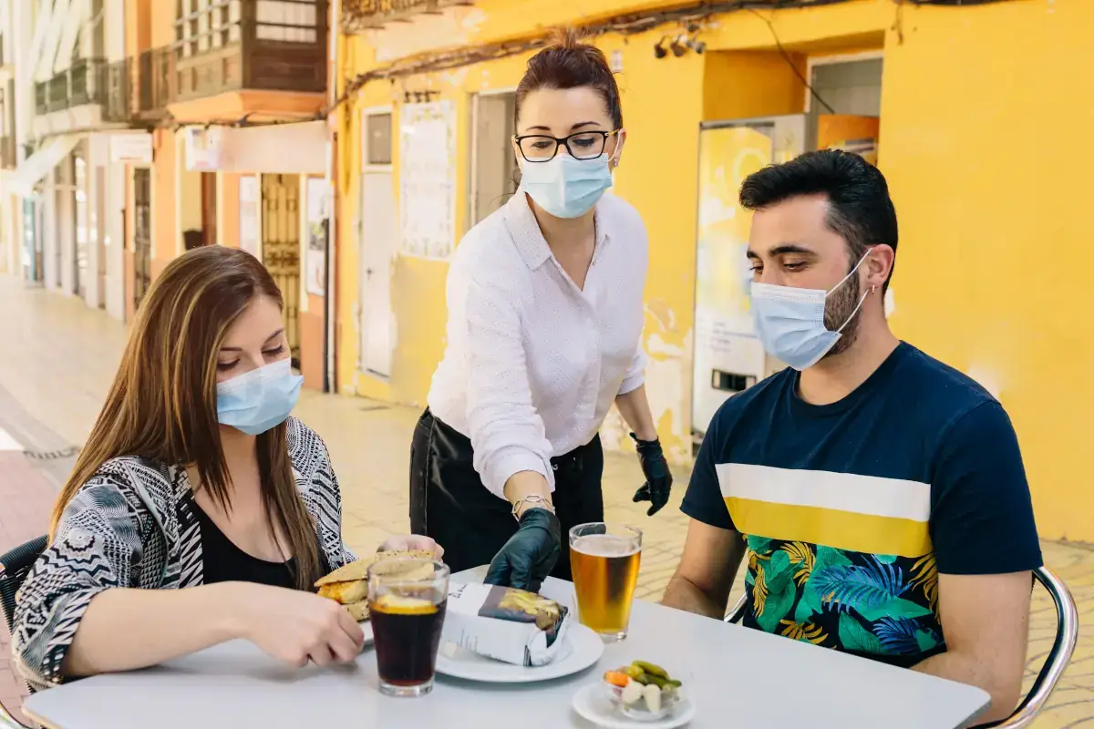 Il cameriere, chi &egrave; costui? [I 7 peccati del &ldquo;servizio&rdquo;]