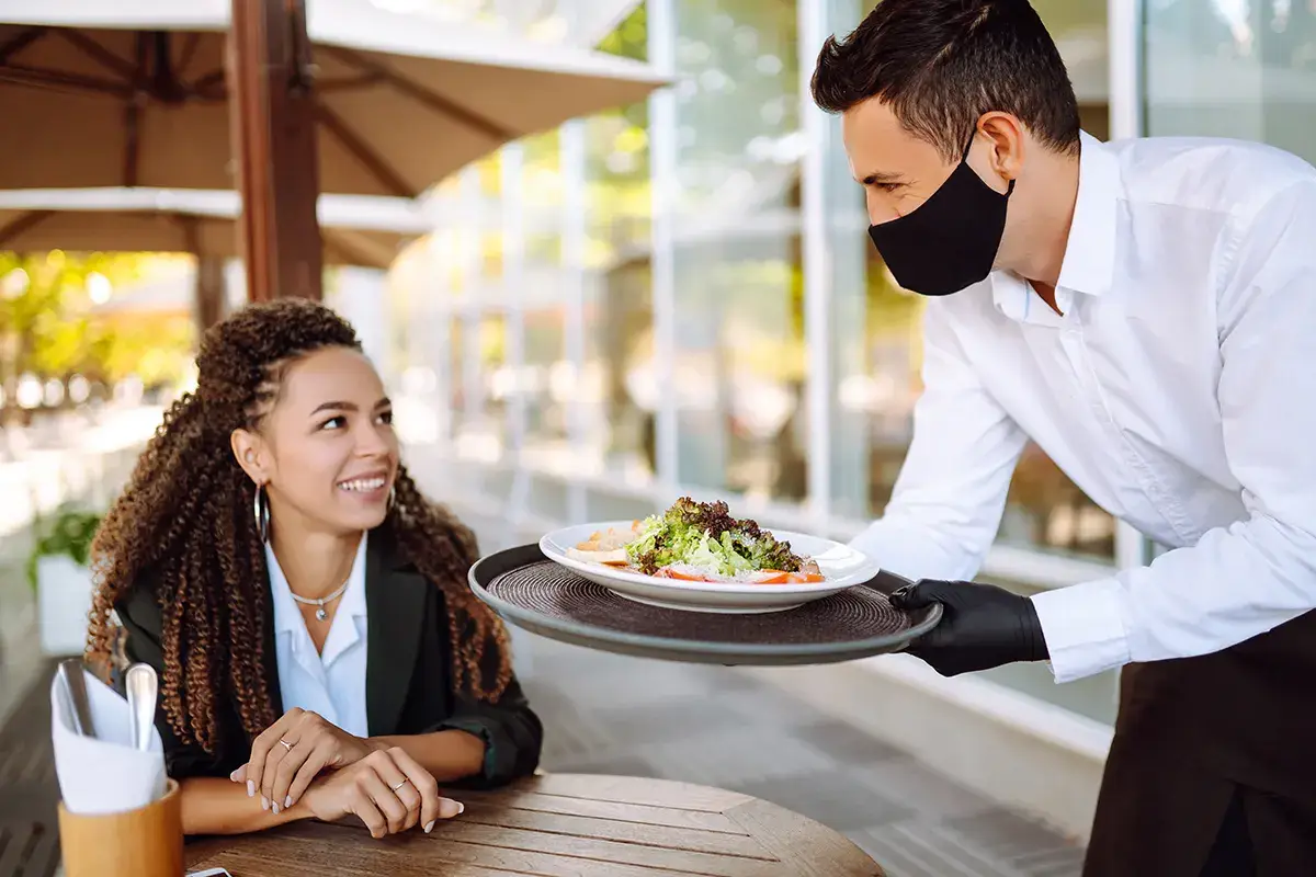 Le doti tecniche contano e si possono insegnare Camerieri da ristrutturare, oltre alle doti serve anche una giusta emotivit&agrave;