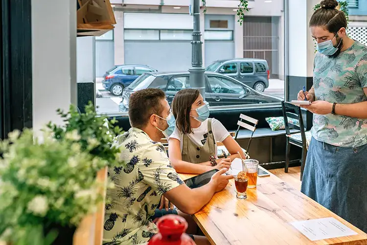 L'importanza dell'atteggiamento e del momento opportuno nel servizio di sala
