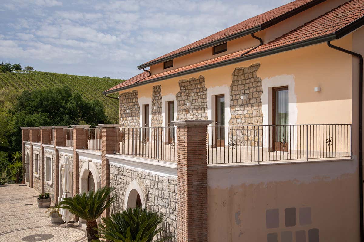 Fontanavecchia, esterno