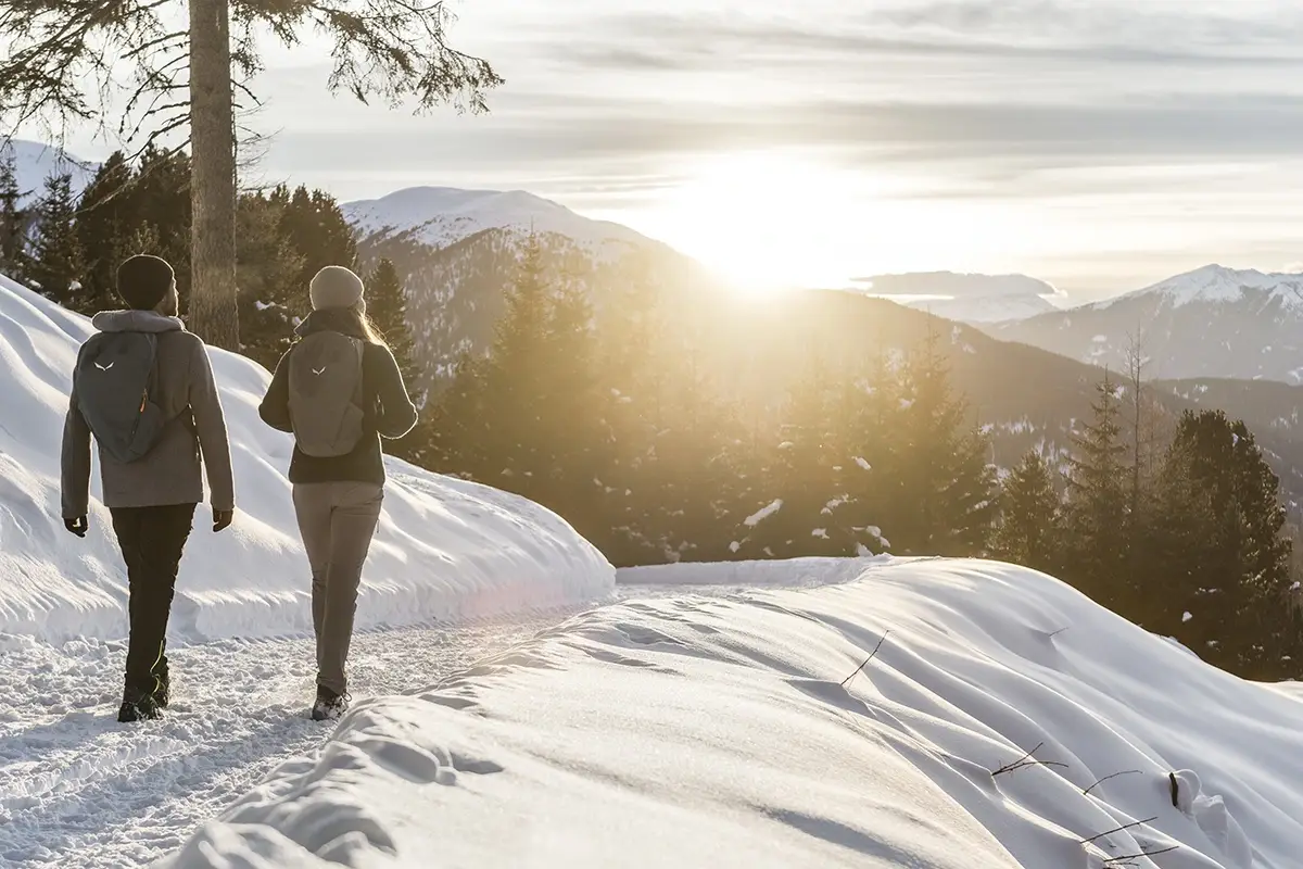 Tante e meravigliose le camminate sulla neve. Foto: Hannes Niederkofler In Alto Adige l&rsquo;inverno &egrave; verde! Ecco i consigli dei Vitalpina Hotels