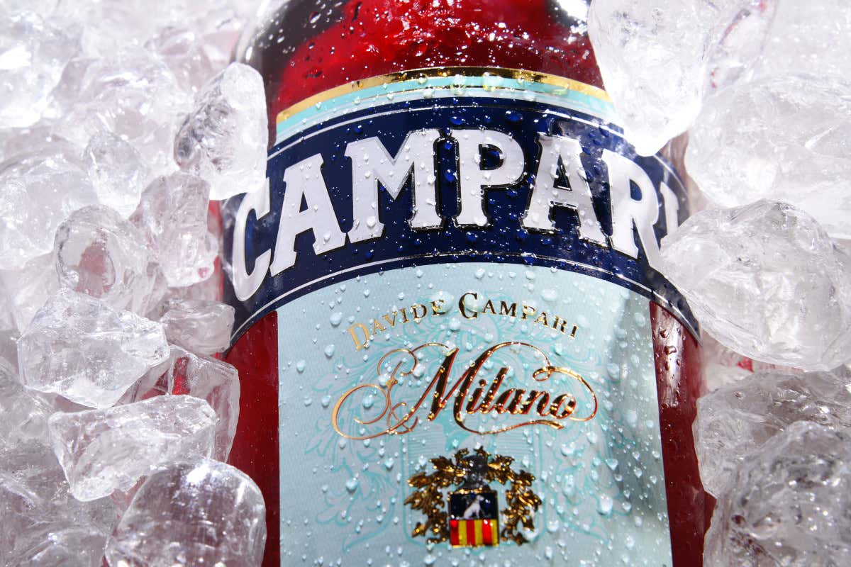 Campari, boom di ricavi: nel 2023 vendite nette per quasi 3 miliardi di euro