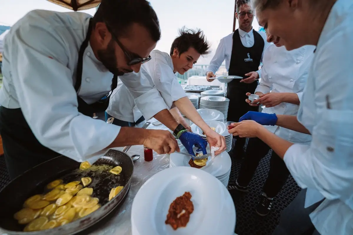 A Madonna di Campiglio si cena... in telecabina