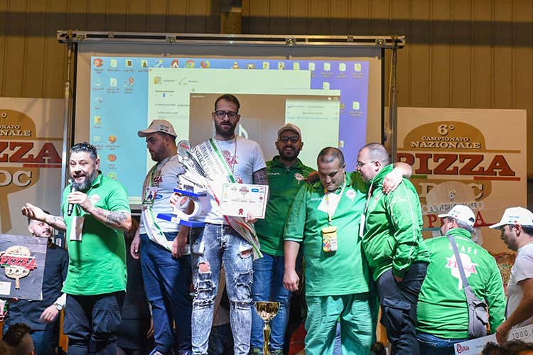 Il podio del Campionato (Campionato Nazionale Pizza DocPremiato Gennaro Cirelli) Il podio del Campionato (Campionato Nazionale Pizza DocPremiato Gennaro Cirelli)