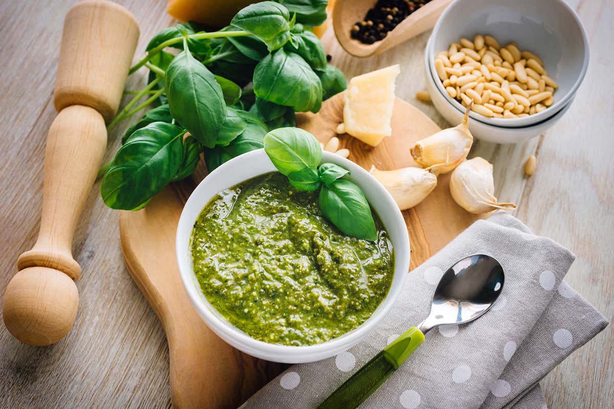 Pesto alla genovese: basta imitazioni, serve l’Igp per difendere la ricetta e la Liguria Pesto alla genovese: basta imitazioni, serve l’Igp per difendere la ricetta e la Liguria