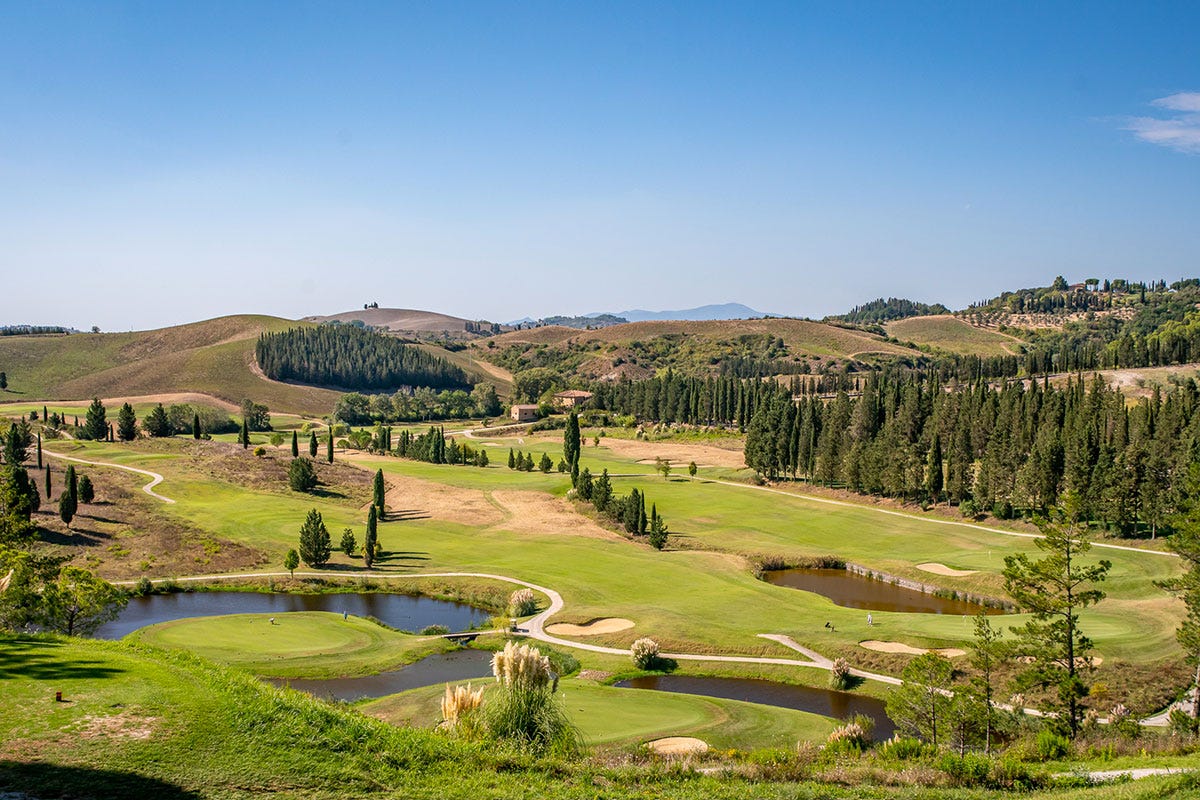 Il campo da golf da 27 buche Toscana Resort Castelfalfi: 1100 ettari per signori di campagna