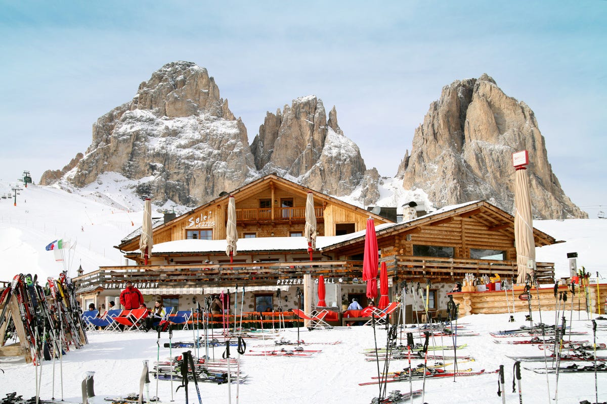 Montagna di lusso: sempre più cara e 3 milioni di italiani non vanno più sulla neve