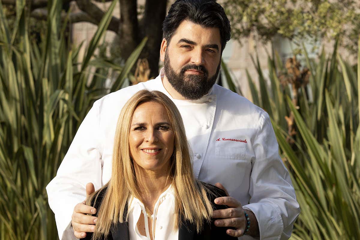 Antonino Cannavacciuolo con la moglie Cinzia 