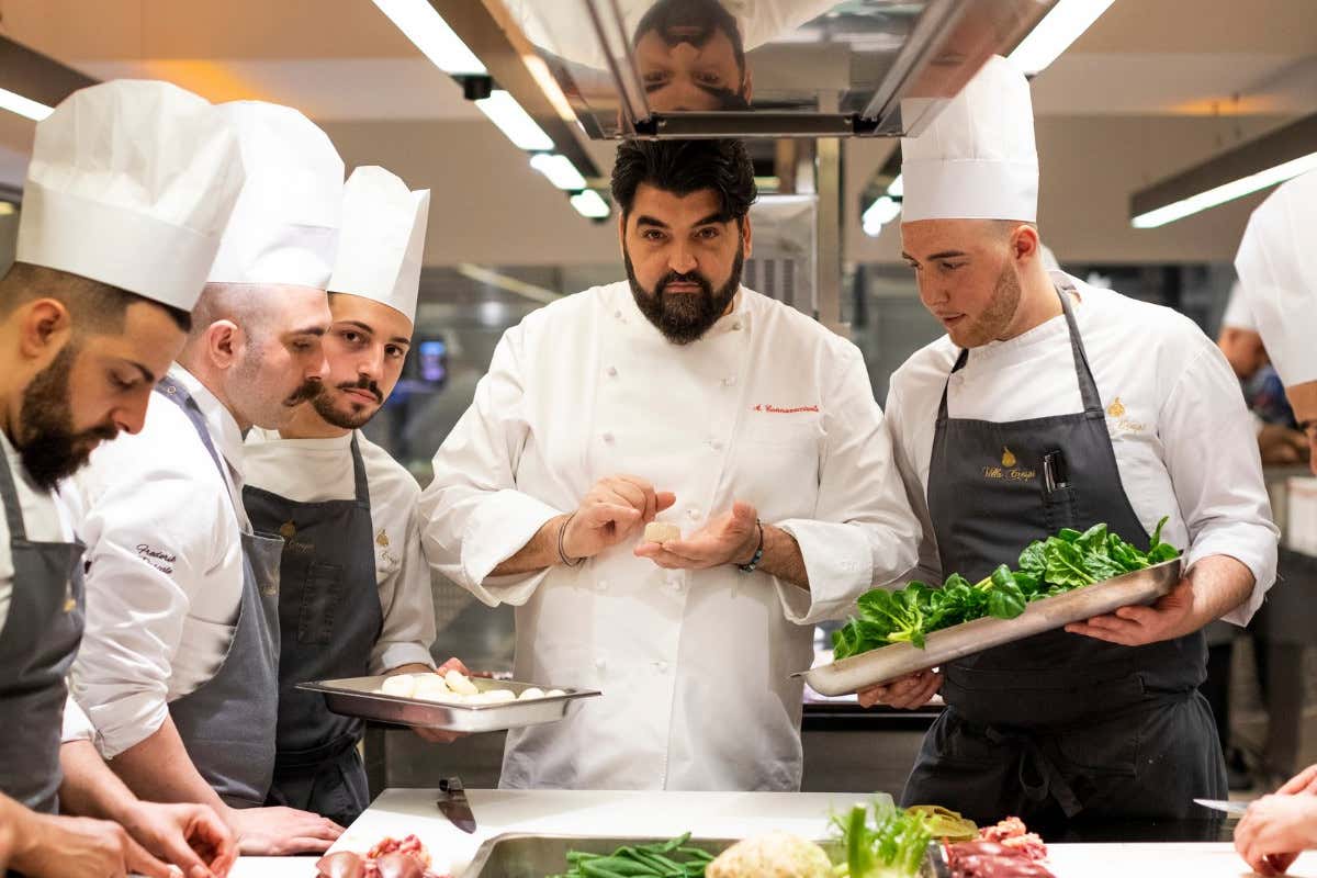 Olimpiadi, a Milano lo street food d’autore di Antonino Cannavacciuolo