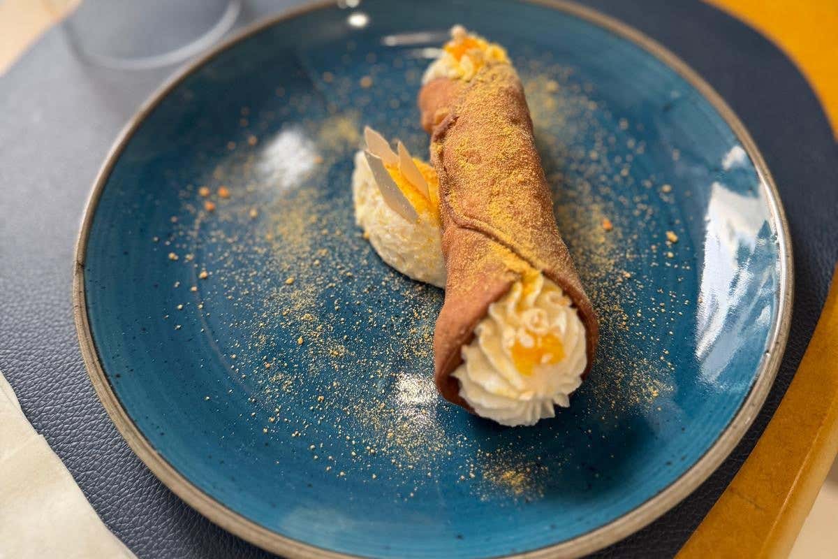 La manna al posto dello zucchero: a Palermo il cannolo più raro d’Italia