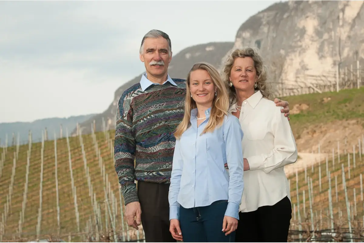 La famiglia Donati&nbsp; Cantina Marco Donati: da 160 anni punto di riferimento della tradizione enologica trentina