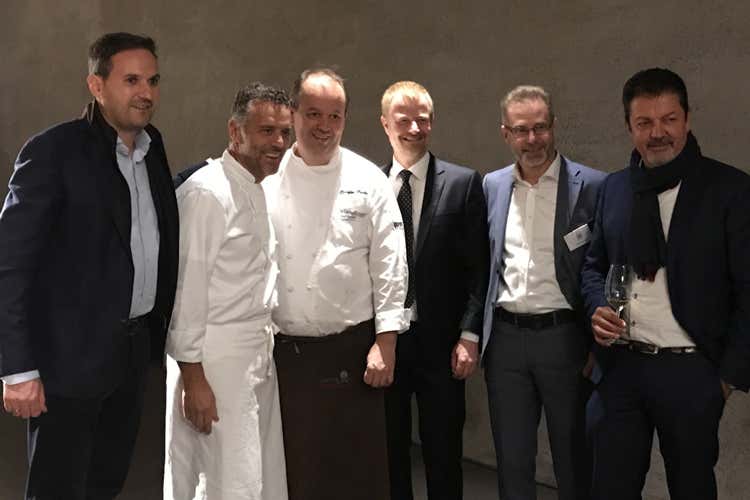 Rudi Kofler, Giancarlo Perbellini, Christian Pircher, Georg Eyrl, Martin Tschigg, Klaus Gasser (I vini di Cantina Terlano sposano la cucina di Perbellini e Pircher) Rudi Kofler, Giancarlo Perbellini, Christian Pircher, Georg Eyrl, Martin Tschigg, Klaus Gasser (I vini di Cantina Terlano sposano la cucina di Perbellini e Pircher)