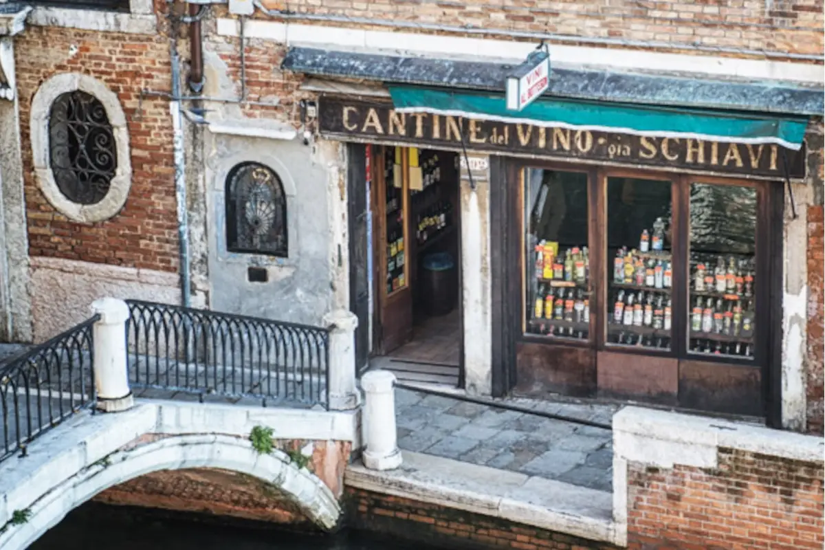 Cantinone Gi&agrave; Schiavi Troppo caro mangiare a Venezia? Non sempre. Ecco i locali buoni e low cost