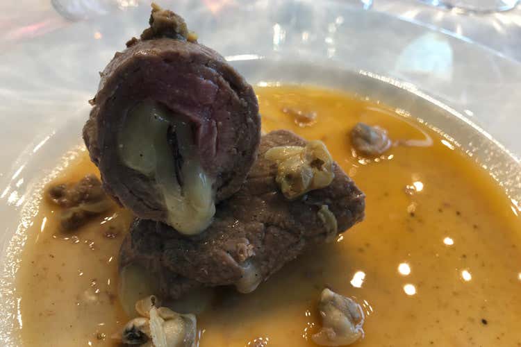 Manzo con fontina e lumachine di mare (L'identit&agrave; del vigneto Etna nella cantina di Tornatore)