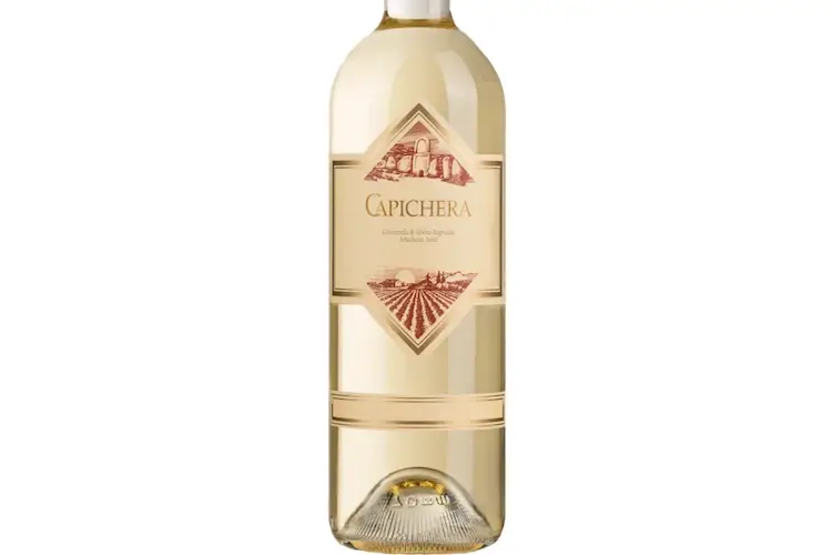 Capichera 2018, uno dei vini icona dell'azienda A volte ritornano: Carlo Bonomi in Sardegna compra Capichera