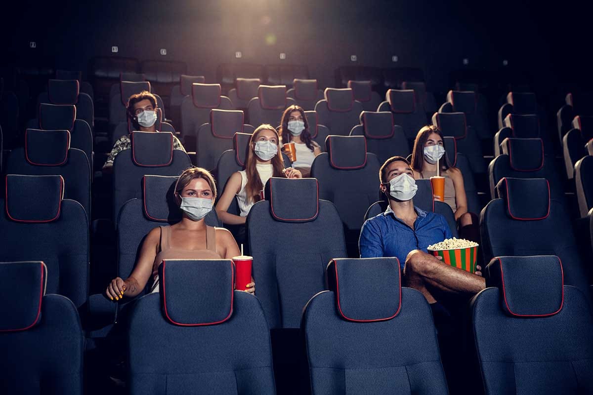 Al cinema, capienza piena Discoteche, si riapre con più gente. Fino al: 50% di capienza al chiuso. Cinema e teatri al 100%