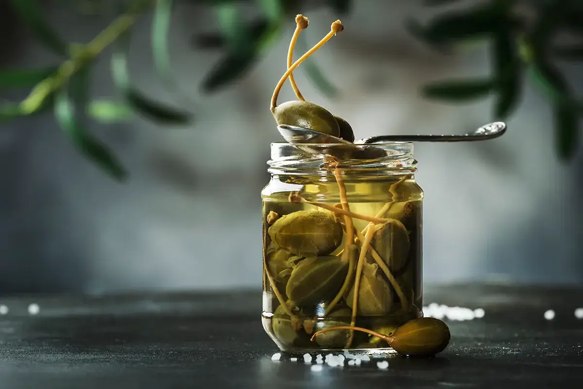 Ogni anno in Italia si importano 100mila kg di capperi dall'estero 13mila chili di capperi sequestrati. Da tutelare la produzione siciliana