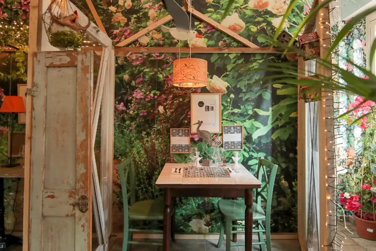 Loft ristorante-giardino&nbsp; Vegano per un mese? Ecco dove mangiare fuori casa!