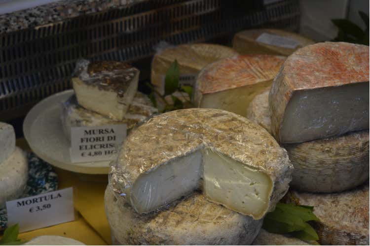 Formaggi di Capraia Arcipelago toscano tutto da scoprire e vivere