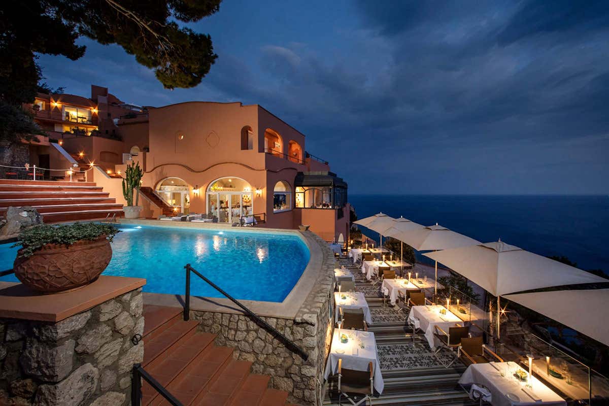 Punta Tragara [[Giro del Golfo in otto giorni]]: Capri conquista con i suoi paesaggi e l’alta cucina