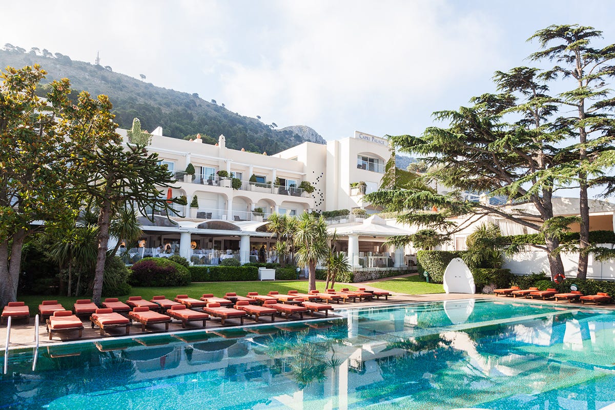 Un hotel e un luogo d'arte Capri Palace: arte, ospitalità e cucina stellata in un luogo unico