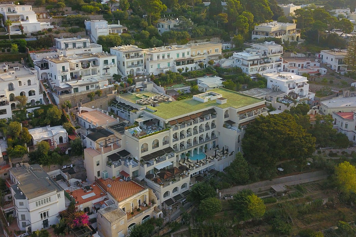 La veduta aerea FOTO Capri Tiberio Palace, boutique hotel a cinque stelle sull’isola azzurra