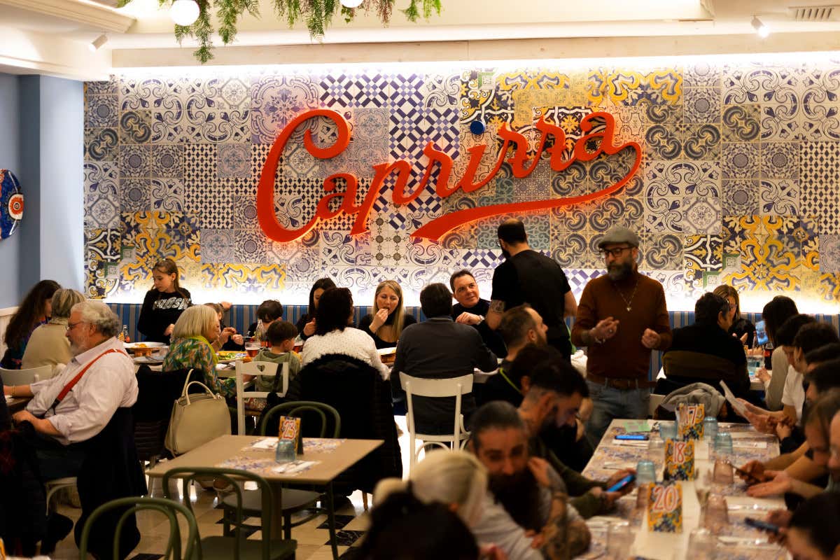 Caprizza, la catena di pizzeria e friggitoria napoletana apre a Roma