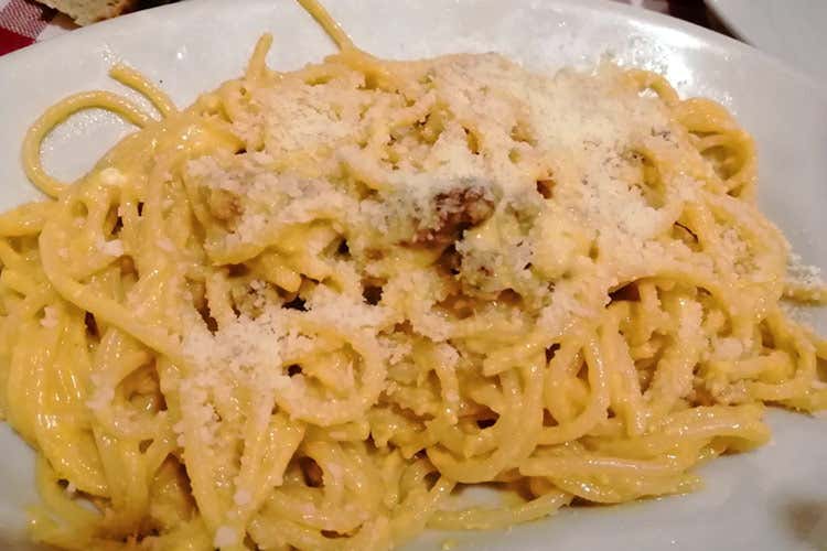 La Pasqua in streaming dei romaniMa nessuna rinuncia alla tradizione