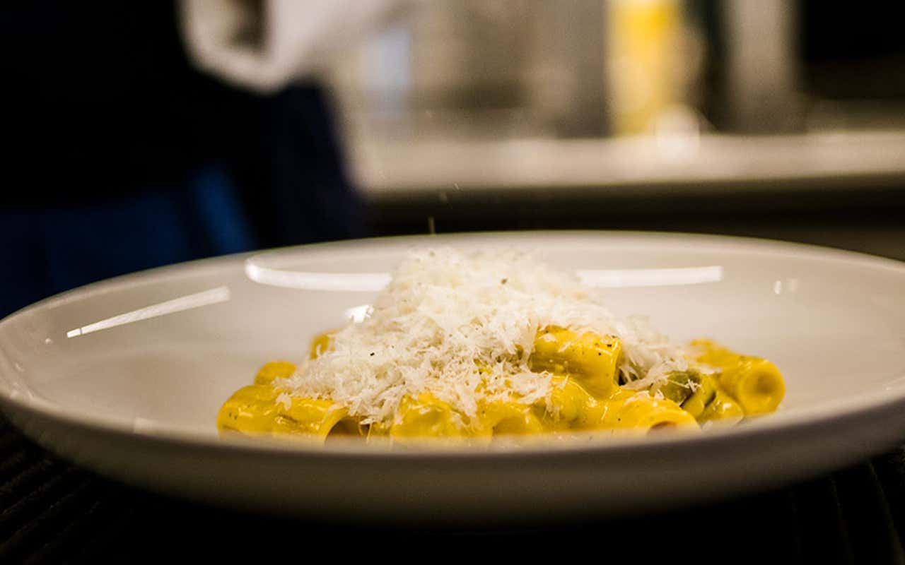 La Carbonara. Foto: Andrea Moretti Pipero, lo stellato che non ti aspetti: ribelle alle regole con cucina sorprendente